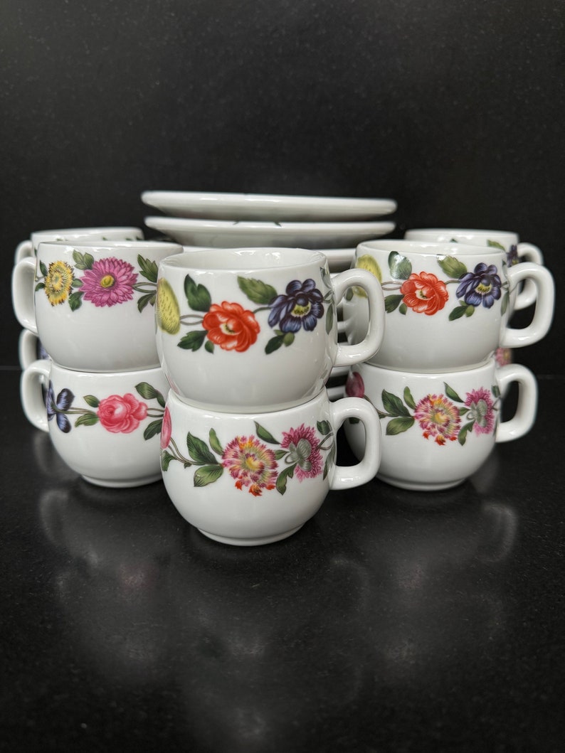 10er-Set Porcelaine a feu France / Porcelaine de Paris / Kaffeetassen und Untertassen / Dekor Les Quatre Saisons Bild 2