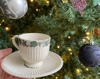 2 Teetassen von Wedgwood of Etruria & Barlastonheft. Hergestellt in England.