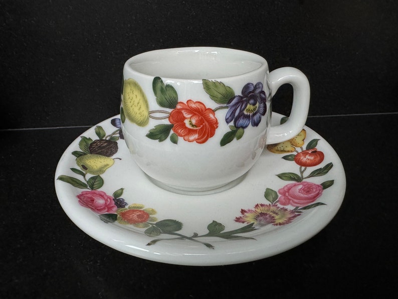 10er-Set Porcelaine a feu France / Porcelaine de Paris / Kaffeetassen und Untertassen / Dekor Les Quatre Saisons Bild 4