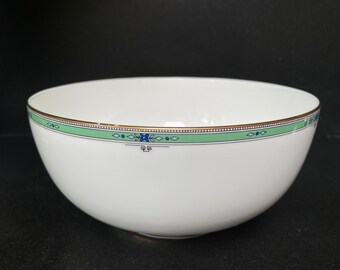 Wunderschöne WEDGWOOD Bone China "JADE" Servier Schüssel / Teller. Hergestellt in England.