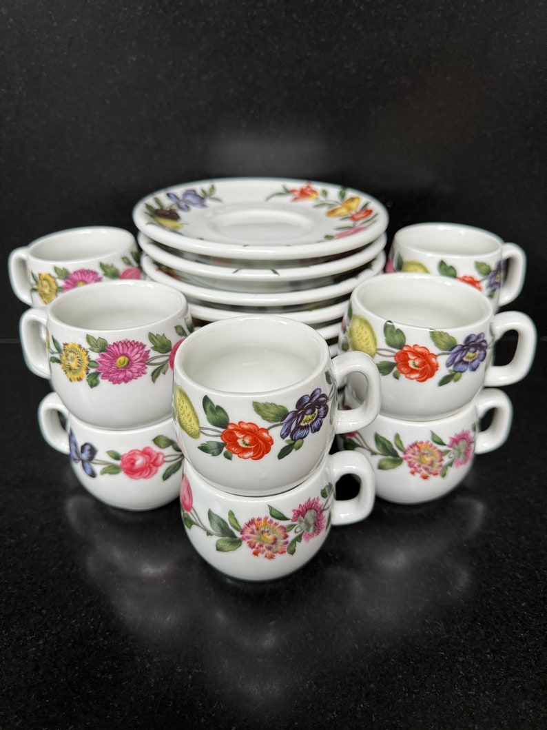 10er-Set Porcelaine a feu France / Porcelaine de Paris / Kaffeetassen und Untertassen / Dekor Les Quatre Saisons Bild 1