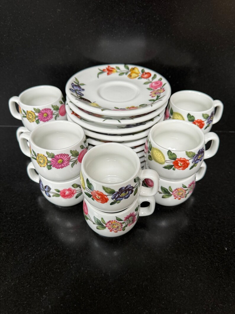 10er-Set Porcelaine a feu France / Porcelaine de Paris / Kaffeetassen und Untertassen / Dekor Les Quatre Saisons Bild 6