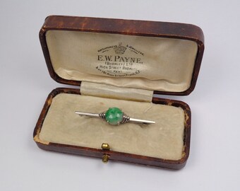 Antique Art Deco 9ct White Gold Moss-In-Snow Jade Burmese Jadite Bar Brooch Pin in vintage box.