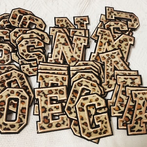 Letras de chenilla de 2,3" con estampado de leopardo, purpurina dorada, parche termoadhesivo con letras universitarias, monograma DIY