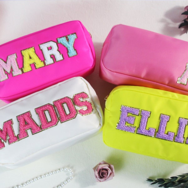 Bolsa cosmética GRANDE de nailon personalizada / Bolsa de maquillaje con parche de letras Chenille / Bolsa de viaje personalizada / Regalos de damas de honor / Tote de parche