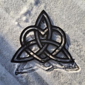Wooden Celtic Heart Knot Wall Decor: Irish Love Knot Gift