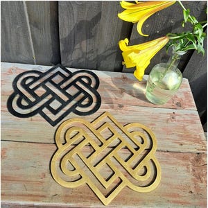 Celtic Love Knot Wall Hanging: Rustic Irish Wedding Decor, natural, golden, black color