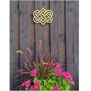 Celtic Love Knot Wall Decor: Handcrafted Plywood Home Accent
