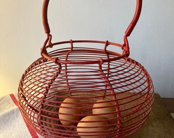 vintage Français Wire Salad Spinner / Egg Basket / Red Rubber Coated / Français Country Kitchen