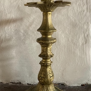 Zauberhafter Antiker Französischer Messing Verzierter Kerzenständer / Jugendstil Bronze / Kaminsims Dekor