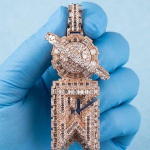 Ciondolo hip hop in moissanite con argento sterling 925, ciondolo di lusso con orologio da astronauta tempestato di diamanti, ciondolo personalizzato per collana scintillante, gioiello di tendenza