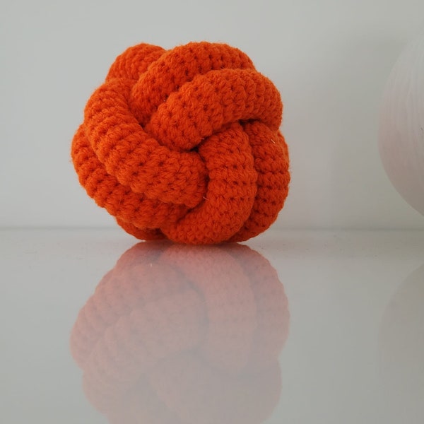 Coussin Boule & Nœud artisanal ORANGE 100% upcyclé