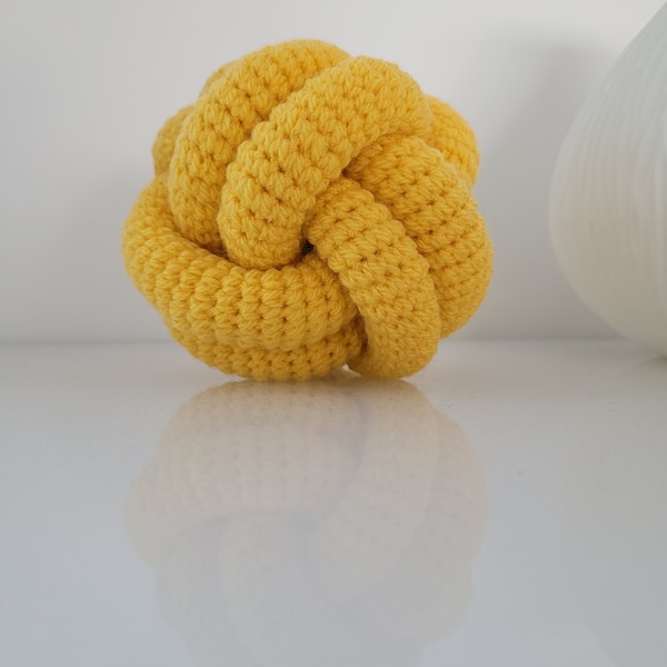 Coussin Boule & Nœud artisanal JAUNE 100% upcyclé