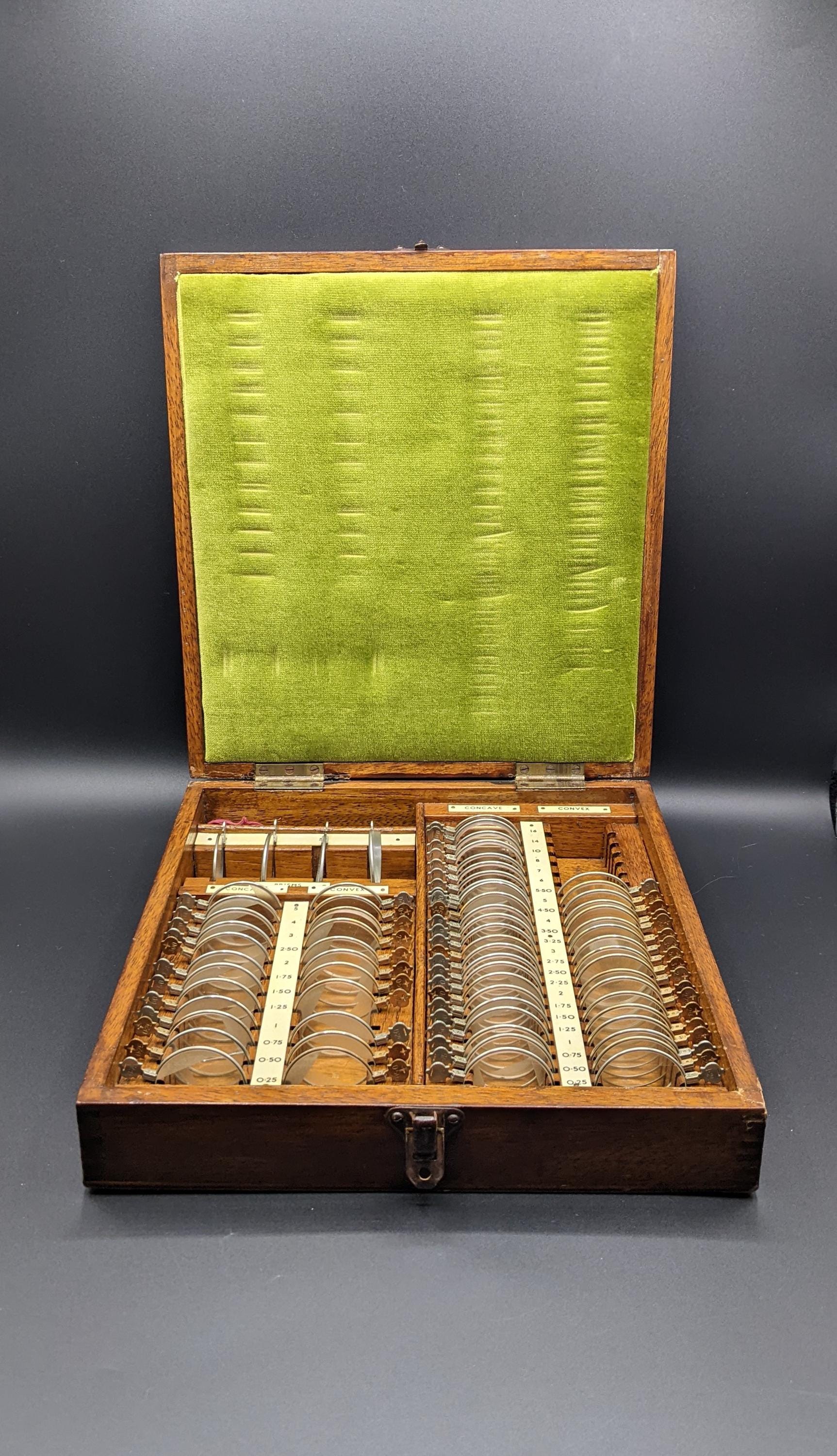 歯科用器具セット 8本 木製ケース付きAntique Antique OPTOMETRIST Set in Original Wooden Box, Optician's Testing