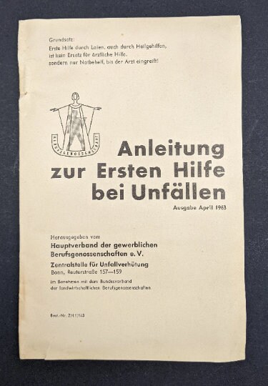 Kit de premiers secours allemand de 1963 pour voiture avec contenu, boîte  de premiers secours en métal Kraftwagen, boîte et fournitures médicales  vintage, accessoire de film historique. -  France