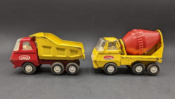 ビンテージ TONKA トラック x 5、MATCHBOX x 1、セメントミキサー 