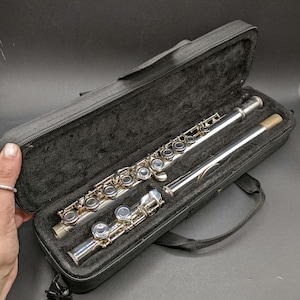 Flauta para estudiantes John Packer Ltd JP011 con estuche, flauta de tamaño completo para principiantes en buen estado, instrumento de banda para estudiantes JP011MKII.