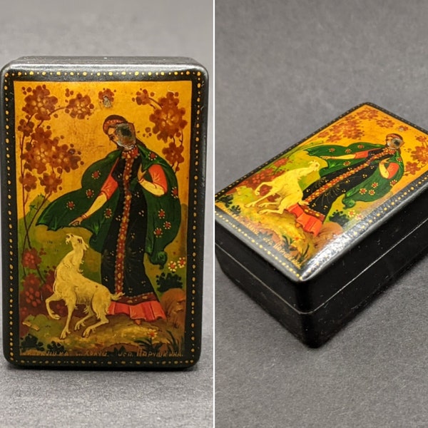Vintage Russian Lacquer 'Palekh' Box, Artist Parushkina, Stunning Handpainted and Signed Miniature Wooden Lidded Box.
