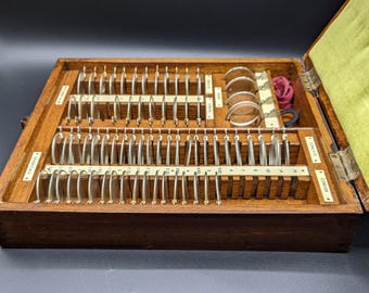 【希少】眼科医放出品　検眼レンズセット　木製ケース付き　古い　眼鏡　アンティーク 希少】眼科医放出品 検眼レンズセット 木製ケース付き 古い 眼鏡