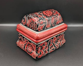 TALAVERA VAZQUEZ Pottery Lidded Box, Made in Mexico Studio Pottery Dish with Lid, Talavera Mexico Ceramic Container.