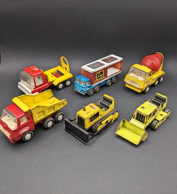 ビンテージ TONKA トラック x 5、MATCHBOX x 1、セメントミキサー 