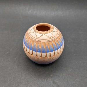 NAVAJO Signed 'Michael Charlie' Miniature Seed Pot, Native American Traditional Etched Clay Pottery, Navajo Folk Art Tiny Seed Pot.