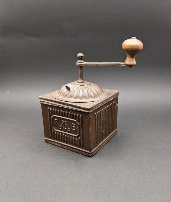 TRE SPADE イタリア製 ヴィンテージコーヒーミル グラインダー 古道具 1930's Italian 'tre Spade' Metal Coffee Grinder, 'F B' Fratelli