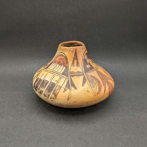 Attributed 'Nampeyo of Hano' Pottery, Early Hopi Tewa Nampeyo Seed Pot Unsigned, Native American 'Iris Nampeyo' 1859-1942 Sikyátki Pottery.