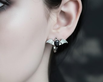 Boucles d'oreilles chauve-souris gothiques, boucles d'oreilles chauve-souris en argent avec cristal noir, bijoux hypoallergéniques, cadeau d'Halloween pour elle pour lui