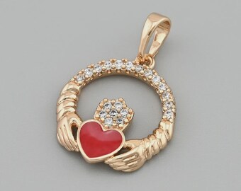 Colgante de Claddagh con corazón rojo / Collar de circonita cúbica esmaltada y bañada en oro / Joyería irlandesa de amistad, amor y lealtad / Regalo para ella