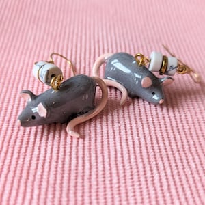 Boucle d'oreilles rats, en fimo, azurite et résine, bijou souris image 1