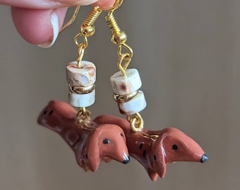 Kitsch dachshund earring, in fimo, azurite and resin