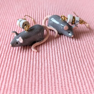 Boucle d'oreilles rats, en fimo, azurite et résine, bijou souris image 3