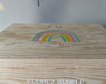 Personalisierte Rainbow BABY BOX I Erinnerungs Box I Holz Box I Bücher Box I Personalisiert mit Name und Geburtsdaten