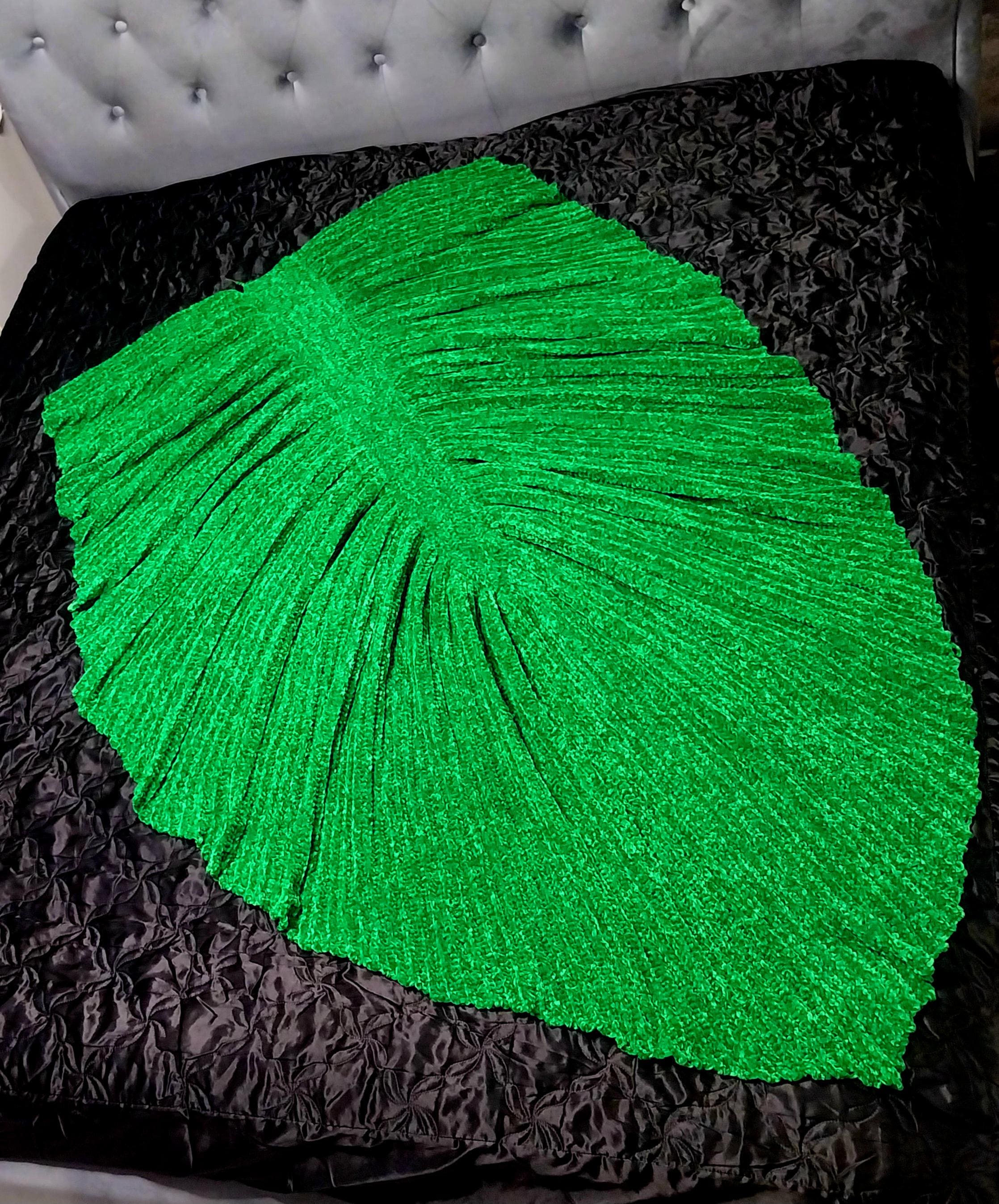 Crochet blanket pattern/cozy crochet pattern/leaf blanket pattern/crochet throw blanket pattern/giant amigurumi leaf