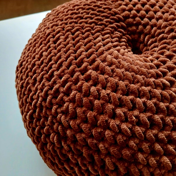 Crochet round pillow pattern