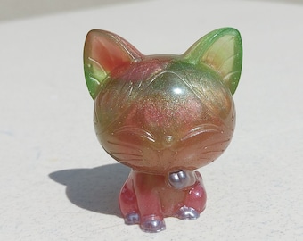 Figura de gato grande de resina.