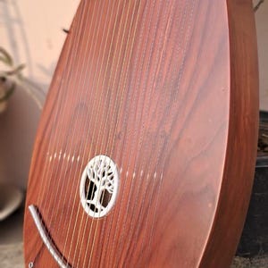 22-String Lyre Harp: Classic Reverie Metal Strings, Solid Wood Body, Includes Case image 3