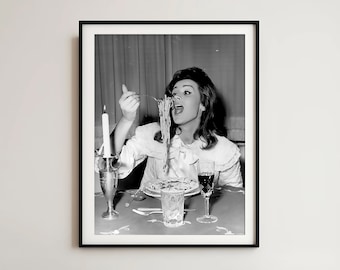 Vrouwen die spaghetti eten: grappige vintage kunstafdruk (digitale download)