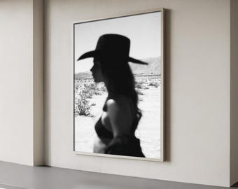 Schwarzweiße Cowgirl Silhouette Wandkunst, Vintage Western Wüste Foto, Cowboy Kern Dekor, Minimal Boho Poster Download