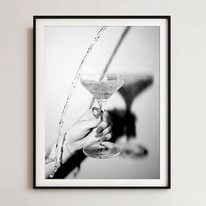 ホームバーパーティーの装飾に最適な、乾杯！印刷可能なウォールアート - デジタルダウンロード可能なバーカートサイン - 5つのユニークなデザインにすぐにアクセス