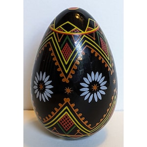 Vintage 1988 The Franklin Mint Brand Black Porcelain Egg w/ Daisies