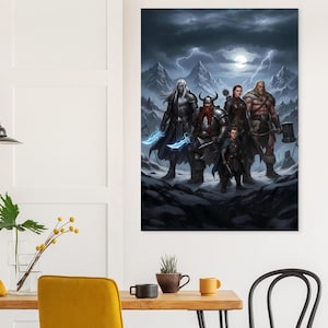Puede incluir: Una impresión artística de fantasía que representa a seis figuras en un paisaje montañoso nevado bajo un cielo tormentoso. Los personajes incluyen un guerrero con espadas azules brillantes, un enano con un casco con cuernos y una figura musculosa sosteniendo un martillo.