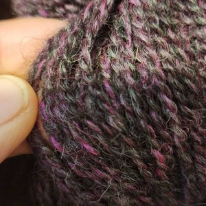 Alpaca Blk/Magenta Yarn 2-ply Worsted & Merino, alpaca sweater, knitting tool, crotchet supply, tutorials, alpaca blanket beanie, USA Made image 5