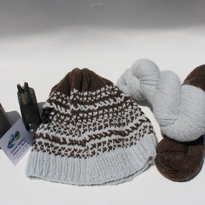 Alpaca Drk Brown Yarn and Alpaca Hyacinth Yarn Kit Pattern not included image 3