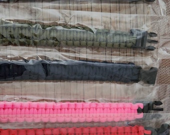 Bransoletki z paracordu