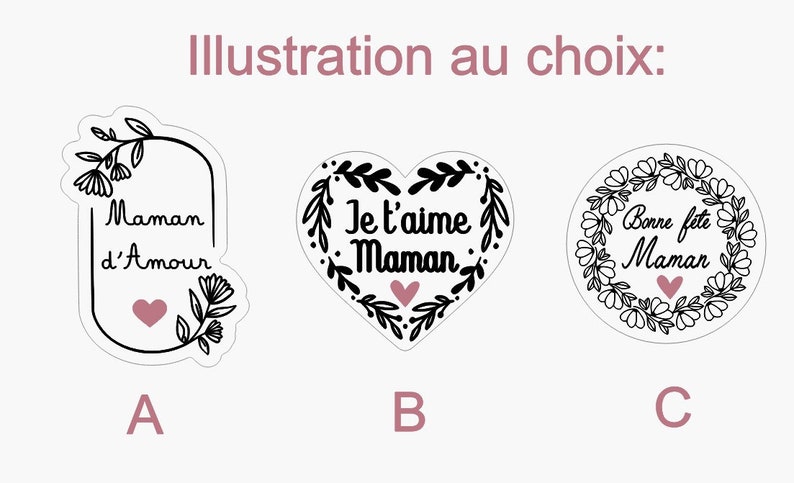 Op de afbeelding: Drie zwart-wit illustraties met bloemmotieven en roze harten. De eerste illustratie is een rechthoek met de tekst "Maman d'Amour". De tweede illustratie is een hart met de tekst "Je t'aime Maman". De derde illustratie is een cirkel met de tekst "Bonne fete Maman".
