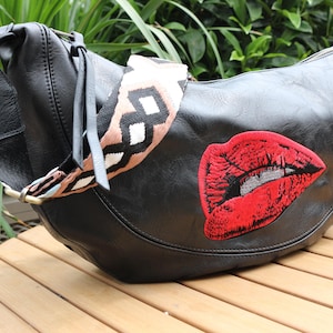 bestickte Ledertasche,Boho Ledertasche,hand bestickte Crossbody Tasche,Punk Ledertasche,Gothic Tasche Leder,moderne Schultertasche