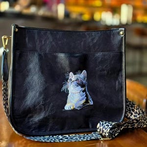 Leder bestickte Katzentasche, Crossbody Katzentasche, Katzenliebhaber Buch Tasche, Love Black Cat Bag, Katzen Leder Messenger Bag, Katzen Liebhaber Buch
