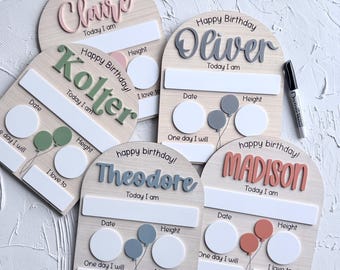 Tablero de hitos de cumpleaños personalizado / Letrero de nombre reutilizable de madera y acrílico